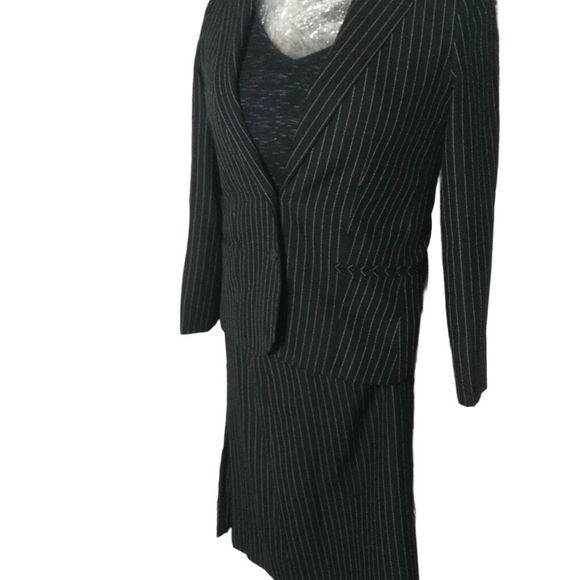 Ladies 2 piece suit A Great Suit For Work Wear! - Picture 5 of 8